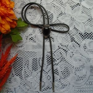 Arrowhead Silver-tone Bolo